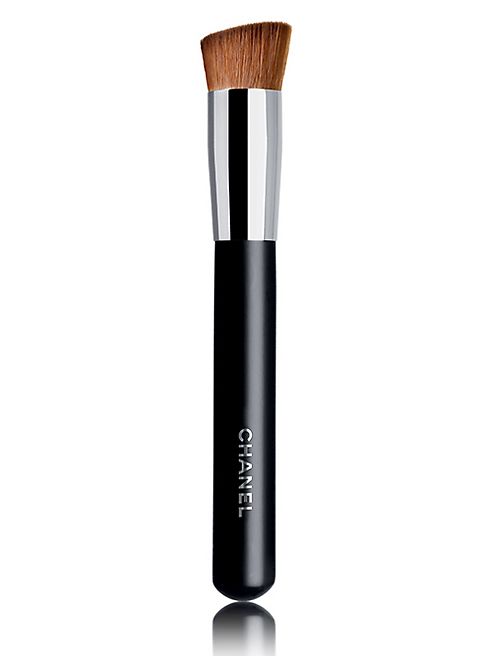 CHANEL - PINCEAU TEINT 2 EN 1 FLUIDE ET POUDRE N?8 2-In-1 Foundation Brush Fluid & Powder