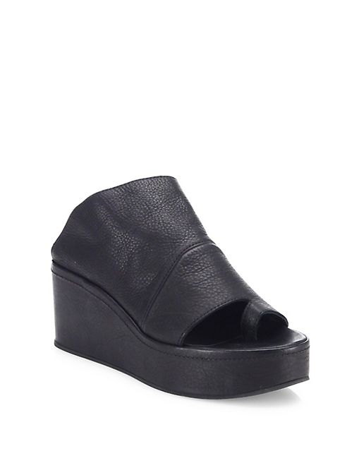 LD Tuttle - The After Leather Wedge Sandals