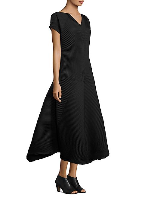 Issey Miyake - V-Neck Midi Dress