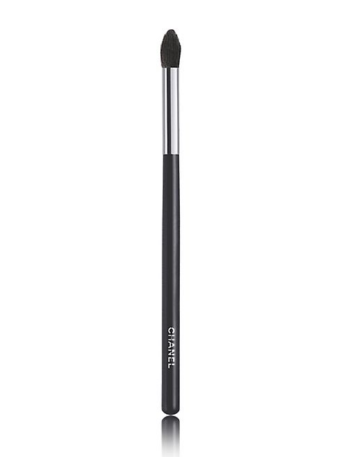 CHANEL - PINCEAU OMBREUR Contour Shadow Brush #20