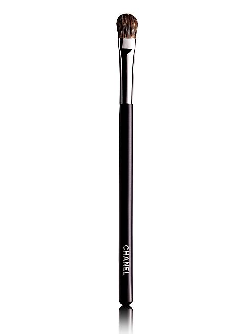 CHANEL - GRAND PINCEAU PAUPIÈRES DOUCEUR Large Shadow Brush #25